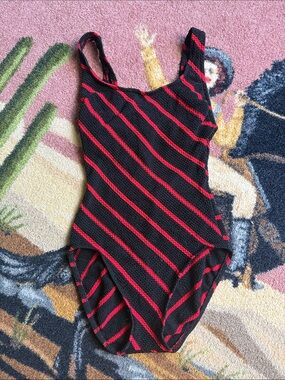 VINTAGE ONE PIECE BATHING SUIT